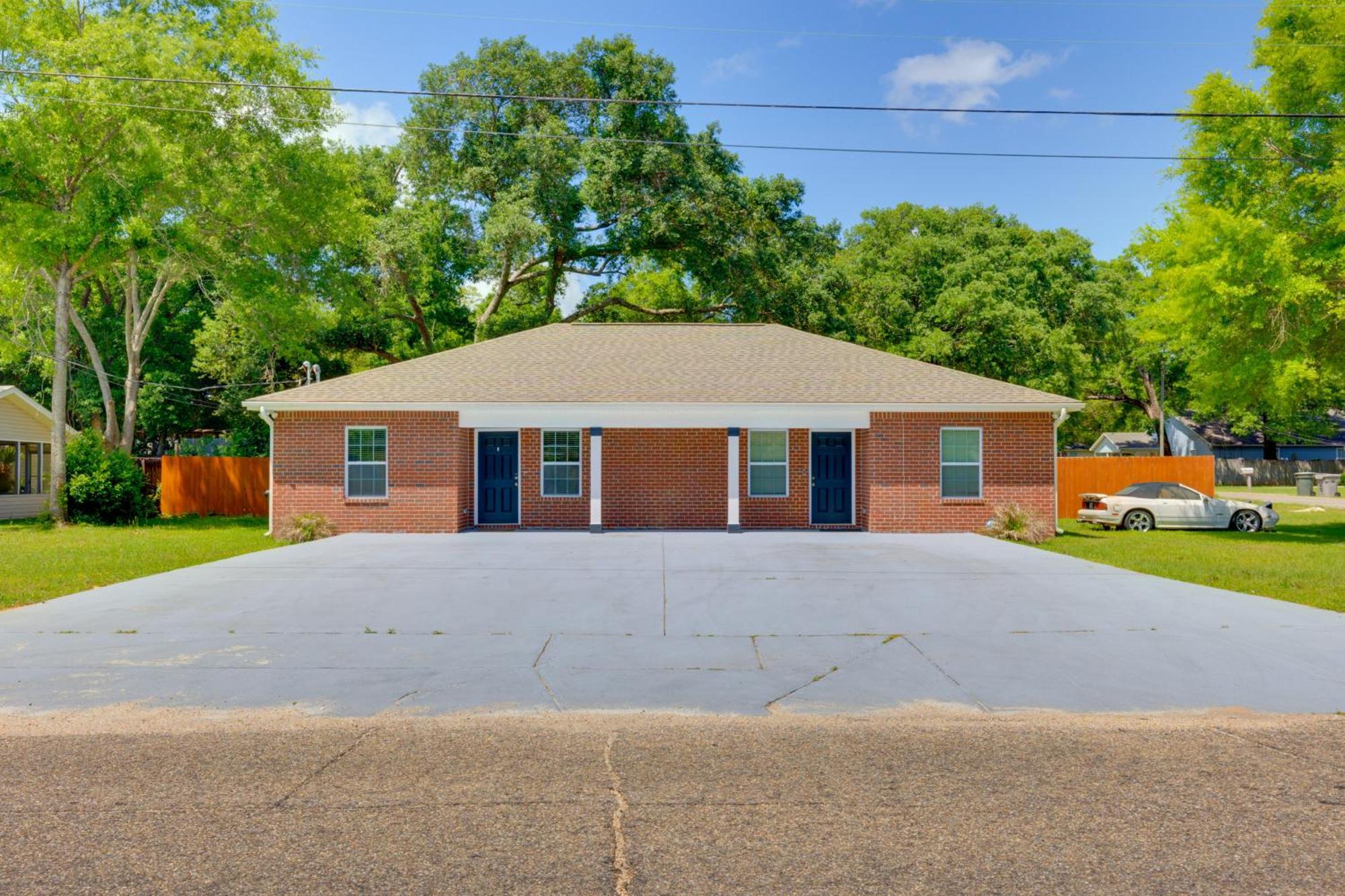 Dog-Friendly Pensacola Duplex About 7 Mi To Downtown公寓 外观 照片